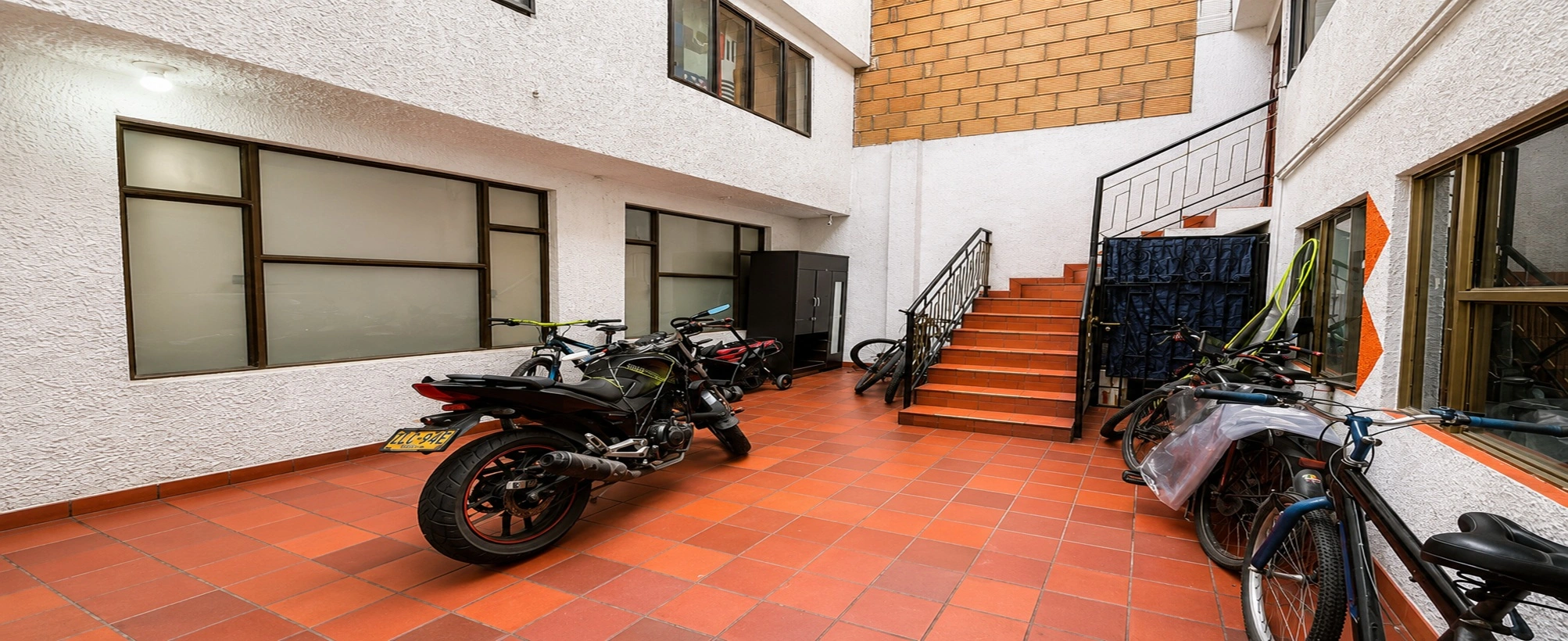 Vista zonas comunes de la casa rentable en Bogotá