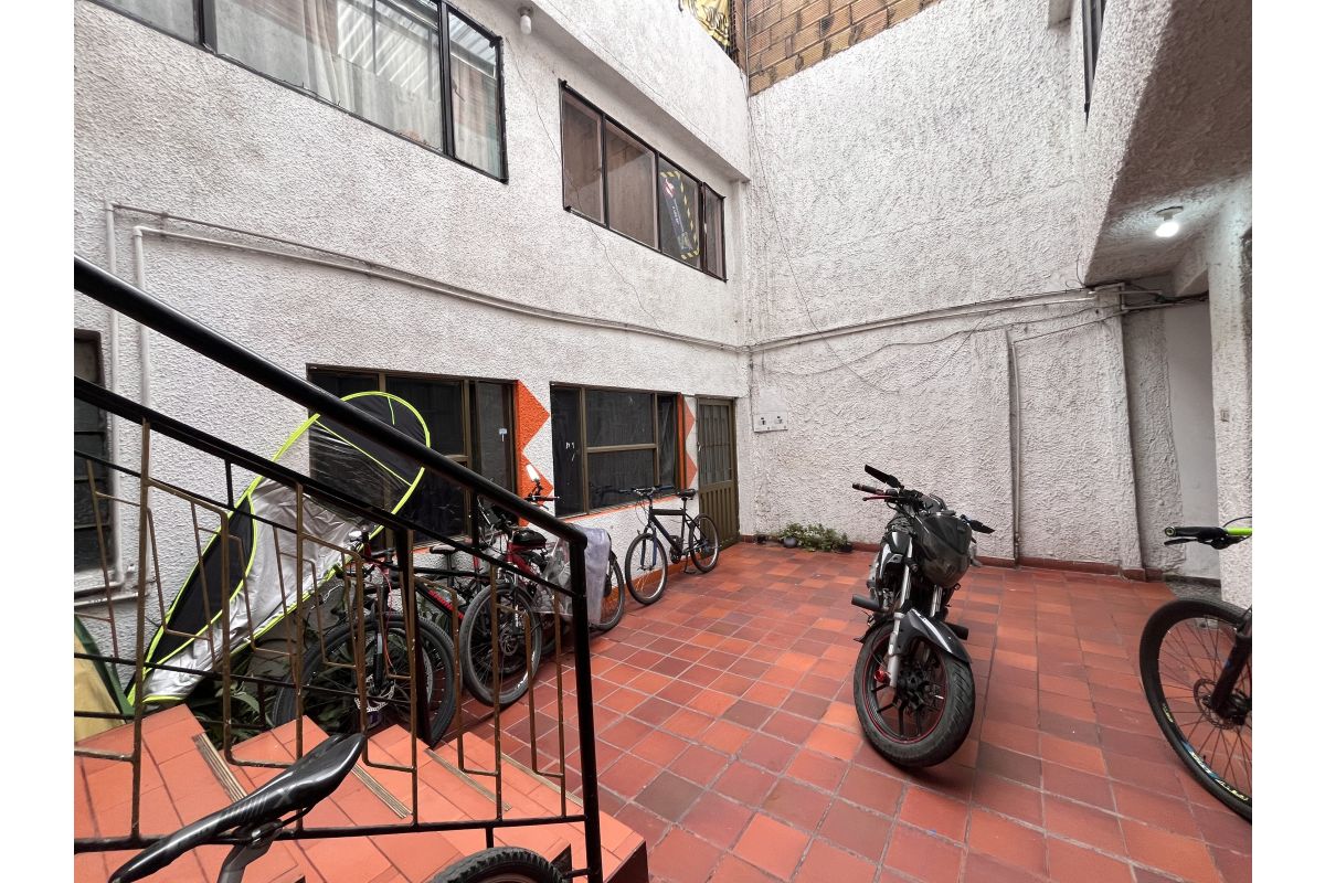 Patio2.jpg